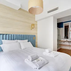 Pick A Flat's In Parc Monceau - Rue De Naples Paris