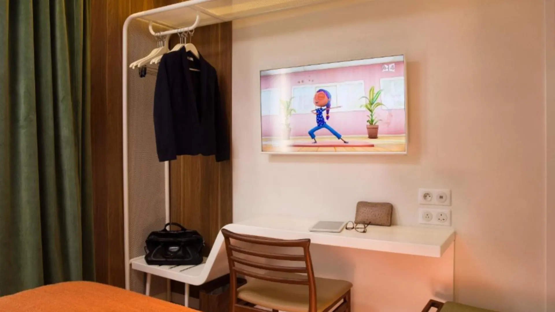 Hotel Eiffel Turenne Париж