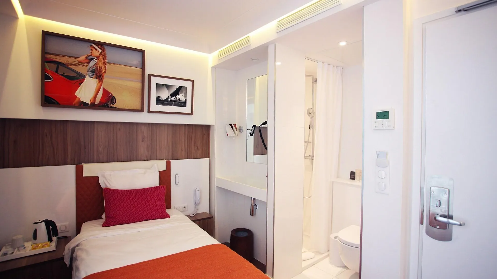 Hotel Eiffel Turenne Париж 3*,  Франция