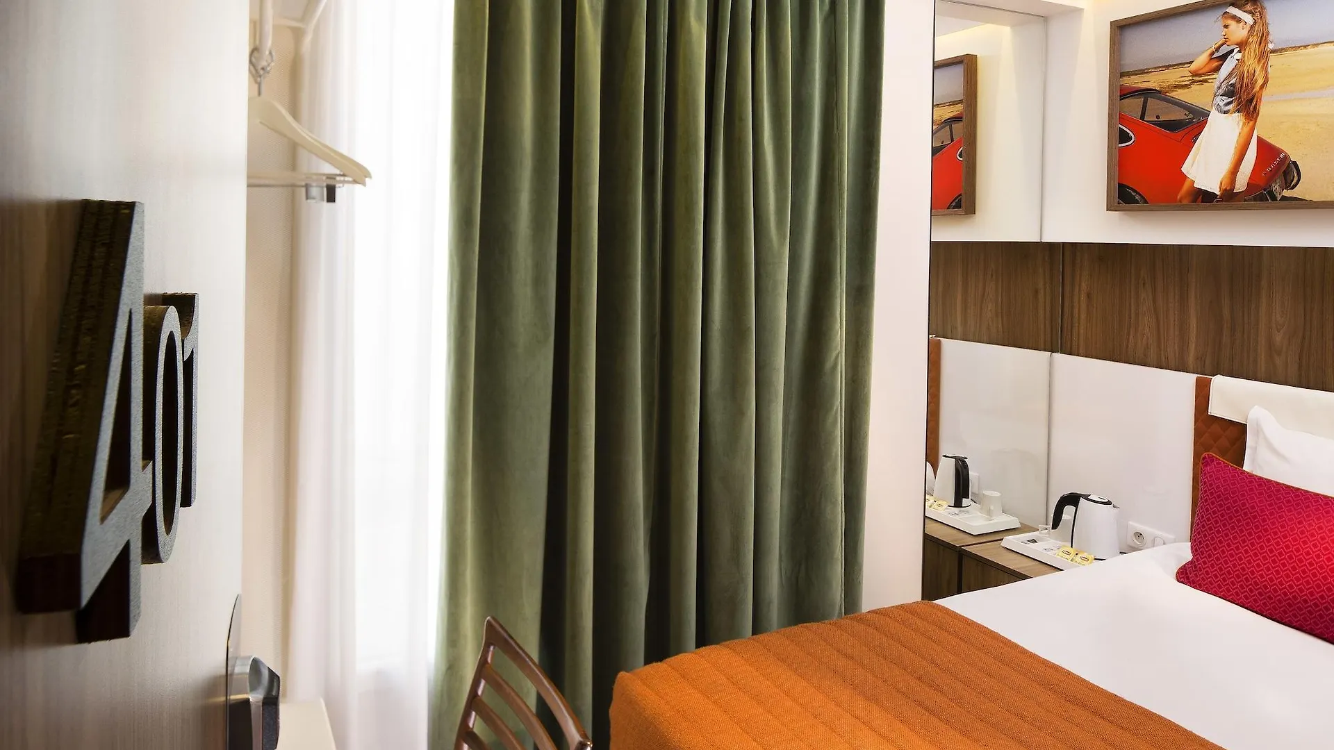 Hotel Eiffel Turenne Париж