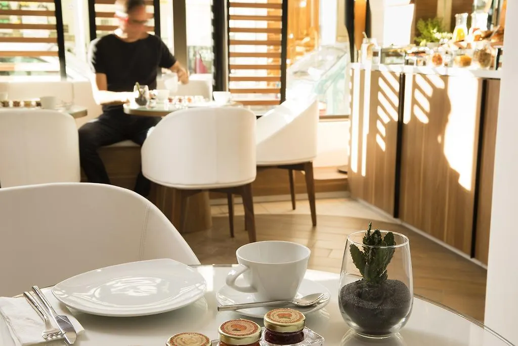 Hotel Eiffel Turenne Paris