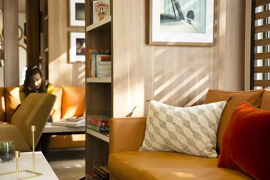 ***  Hotel Eiffel Turenne Париж Франция