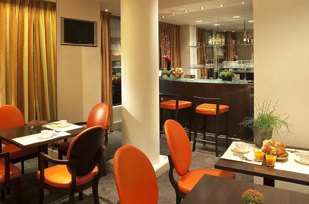Hotel Eiffel Turenne Париж